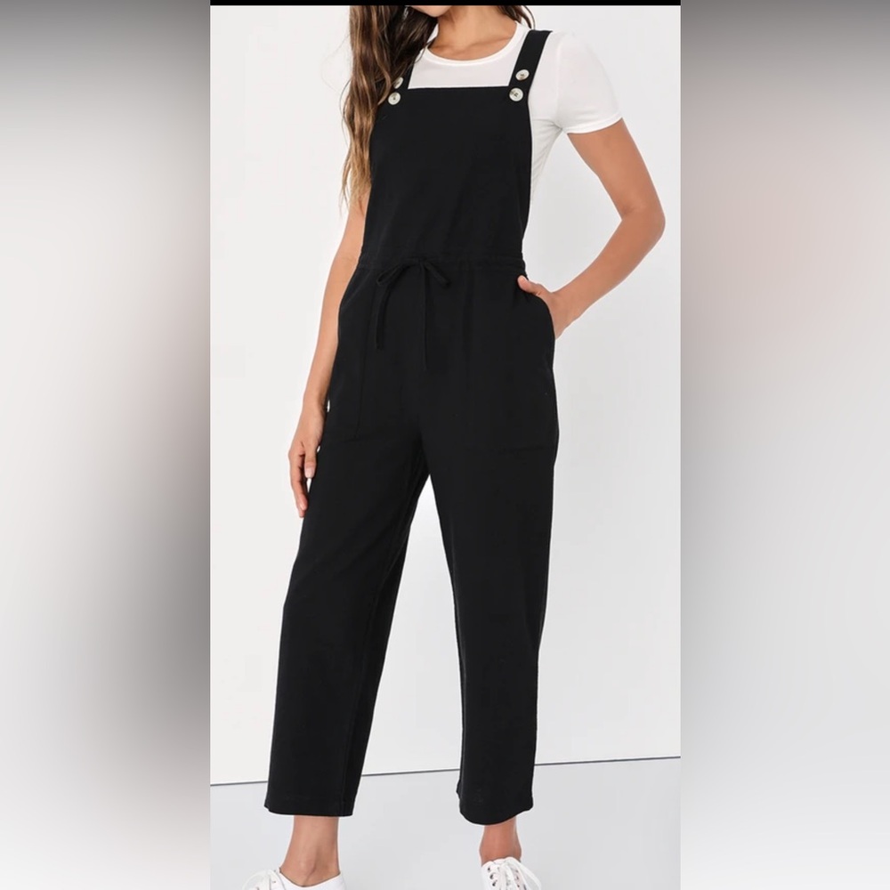 Lulu’s “Rhythm” overalls jumpsuit